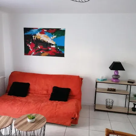 Maison Familliale Avec Jardin *