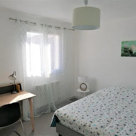 Villa Maison Familliale Avec Jardin *