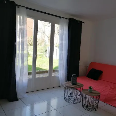 빌라 Maison Familliale Avec Jardin *