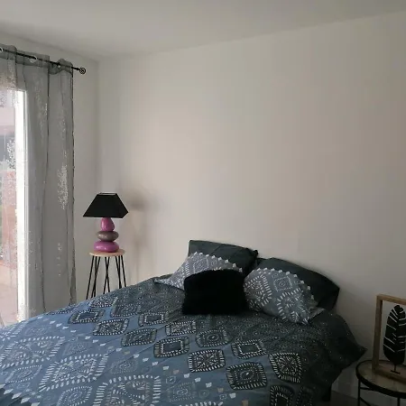 빌라 Maison Familliale Avec Jardin