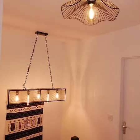 Maison Familliale Avec Jardin 빌라 *